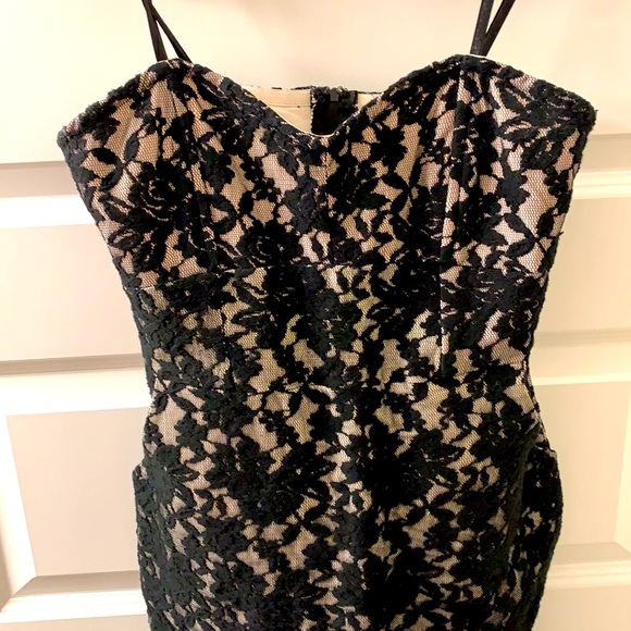 Strapless black and beige floral dress with pockets! From urban behaviour - Picture 2 of 6